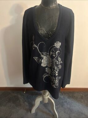 Vintage Entity Women’s Deep V-Neck Navy Floral Metallic Print Top